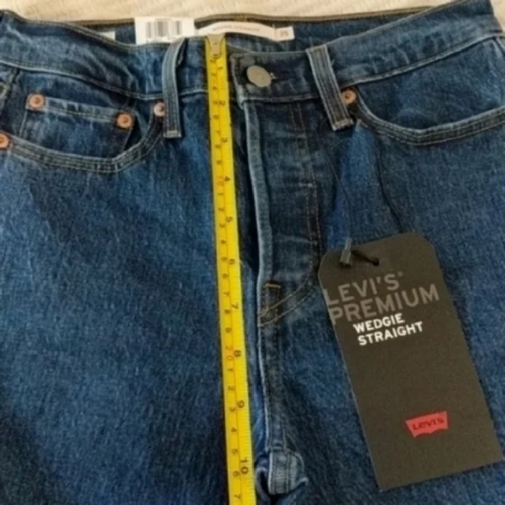 Levi's Wedgie Straight Jeans Below the Belt - Picture 4 of 8